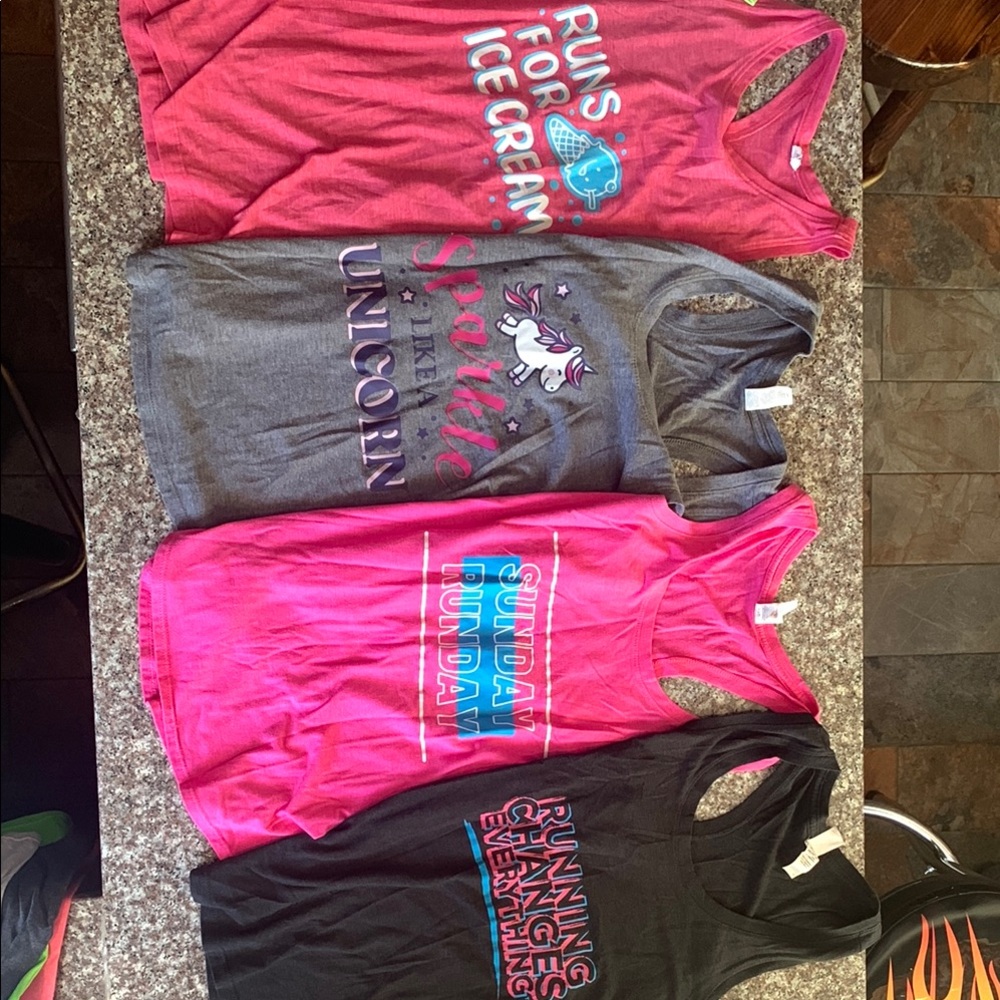 FLEET FEET Graphic Tank Tops - Pink, Gray, Black
